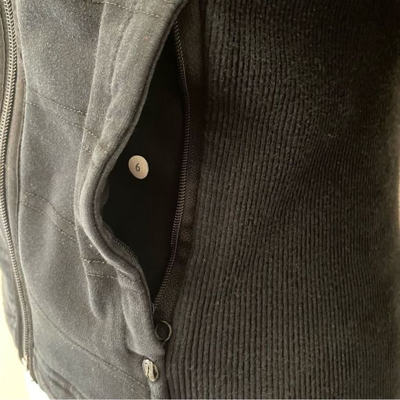 Lululemon Black  Over The Top Sweater Size 6 - Picture 4 of 4